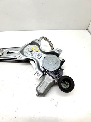 ELEVALUNAS DELANTERO DERECHO TOYOTA AURIS (2)