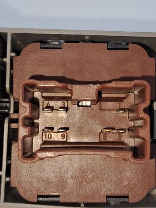 MANDO ELEVALUNAS DELANTERO IZQUIERDO RENAULT ZOE