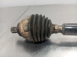 TRANSMISION DELANTERA DERECHA VOLKSWAGEN PASSAT B