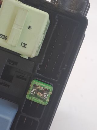 CAJA RELES / FUSIBLES MINI MINI (R56)