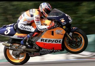 Casco Shoei réplica Alex Crivillé