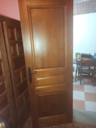 Puerta de madera maciza , es un juego de seis