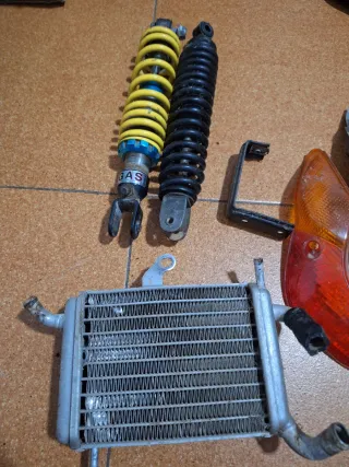 Lote Piezas Aprilia Sonic 10 € cada pieza