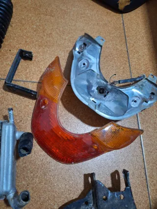 Lote Piezas Aprilia Sonic 10 € cada pieza