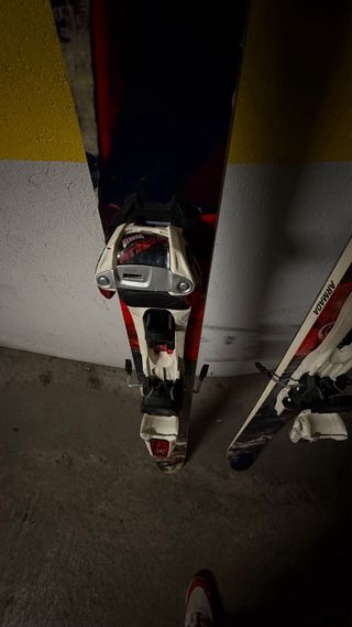 Esquís Armada con fijaciones de montaña