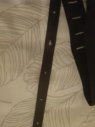 Correa Gibson de cuero y púas Slash