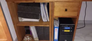 Mesa de escritorio madera y cristal