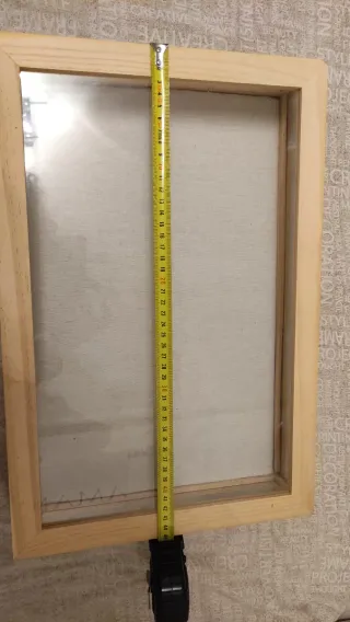 Expositor madera y cristal.