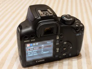 Cámara Canon EOS 1000D Negra + Accesorios