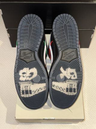 Nike SB Dunk Low Bronx Girls Skate 42