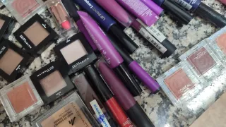Lote de maquillaje nuevo de marca