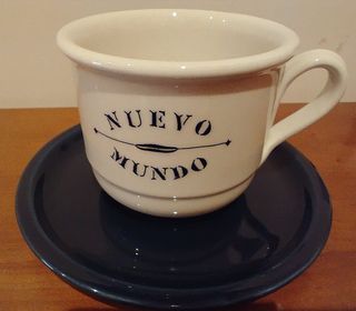 Tazze da colazione grandi con piatto da colazione