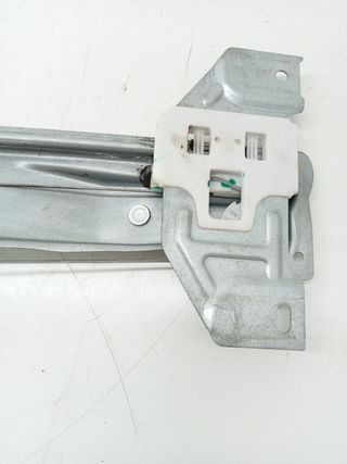 ELEVALUNAS TRASERO DERECHO FORD KA+