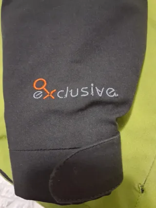 Chaqueta Montaña Negra y Verde