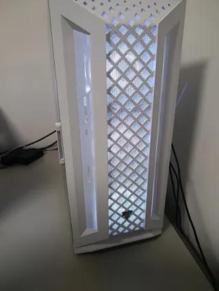 Caja PC Tempest Mirage Blanca