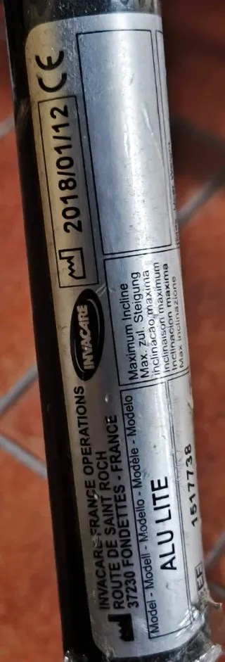 Silla de ruedas plegable azul