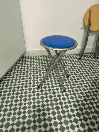 Taburete Plegable Azul y Plateado