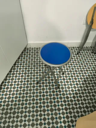 Taburete Plegable Azul y Plateado