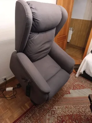Sillón reclinable eléctrico gris