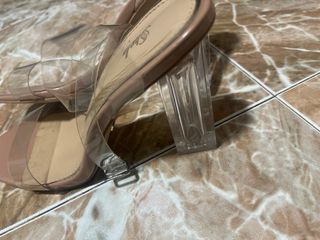 Tacones Shein transparentes sin usar