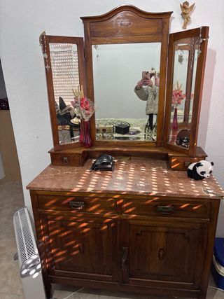 Tocador antiguo madera y mármol