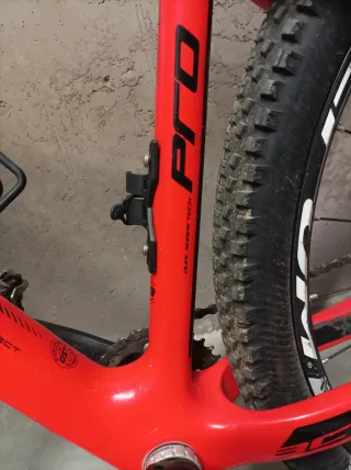 Bicicleta MTB Monoplato Carbono Roja 29 pulgadas