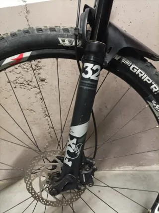 Bicicleta MTB Monoplato Carbono Roja 29 pulgadas