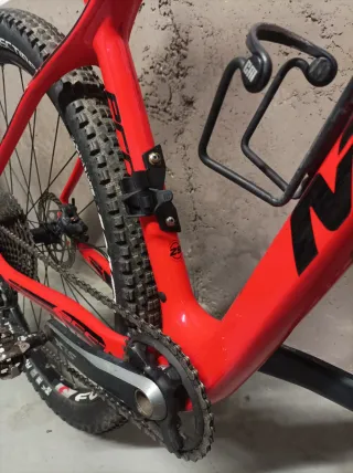 Bicicleta MTB Monoplato Carbono Roja 29 pulgadas
