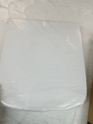 Asiento de inodoro cuadrado con cierre suave