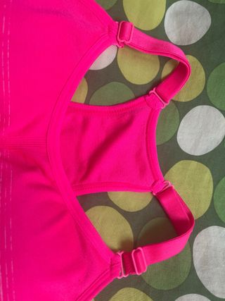 Top deportivo rosa sin costuras