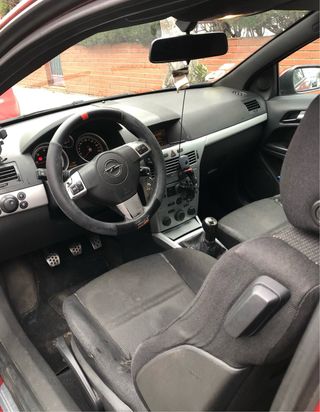Opel ASTRA GTC 2006