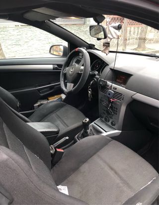 Opel ASTRA GTC 2006