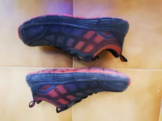 Zapatos de seguridad SKARPA negros y rojos