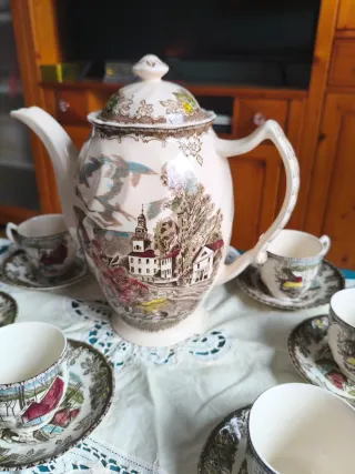 Juego de café Johnson Brothers con tetera