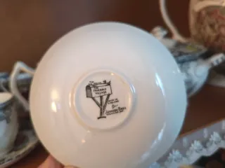 Juego de café Johnson Brothers con tetera