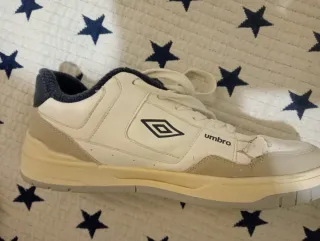 Zapatillas Umbro Talla 42 Blancas y Grises