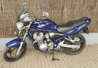 Suzuki Bandit Azul