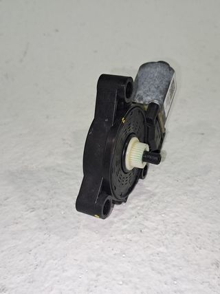 MOTOR ELEVALUNAS TRASERO IZQUIERDO HYUNDAI I20 ACTIVE (2)