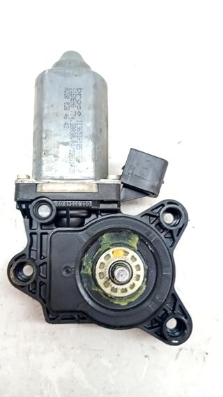 MOTOR ELEVALUNAS DELANTERO IZQUIERDO MERCEDES-BENZ CLASE C ( (3)