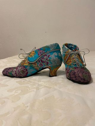 Traje de Fallera Adulta Azul, blanco y plateado