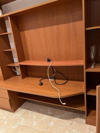 Mueble de salón madera y cristal