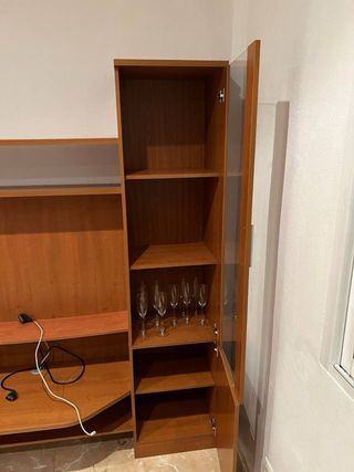 Mueble de salón madera y cristal