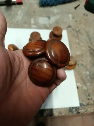 Pomos de madera para muebles antiguos