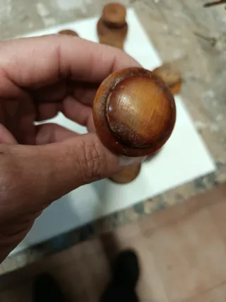 Pomos de madera para muebles antiguos