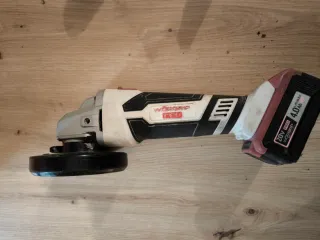 Taladro y radial con batería