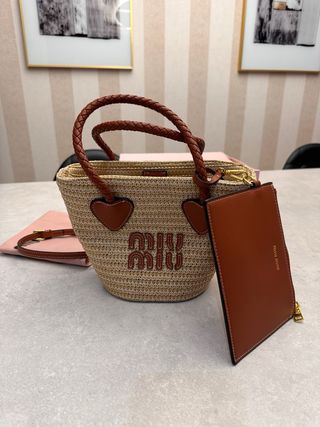 Bolso Miu Miu Rafia Beige y Marrón