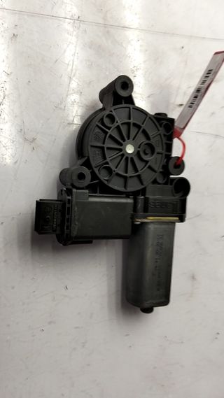 MOTOR ELEVALUNAS DELANTERO IZQUIERDO OPEL CORSA D (2)