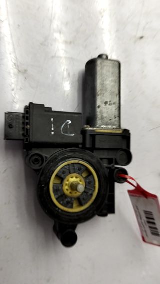 MOTOR ELEVALUNAS DELANTERO IZQUIERDO OPEL CORSA D (2)