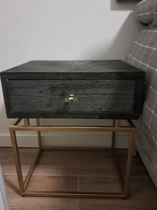 2 Mesitas de noche madera y metal