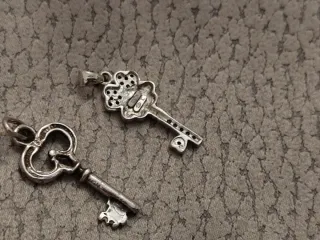 Coppia Charms Chiave Argento e quadrifoglio